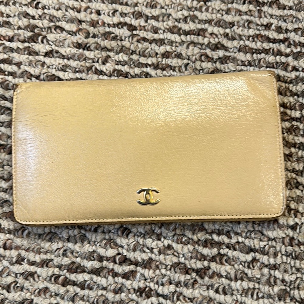 Chanel Bifold Wallet - Picture 3 of 17